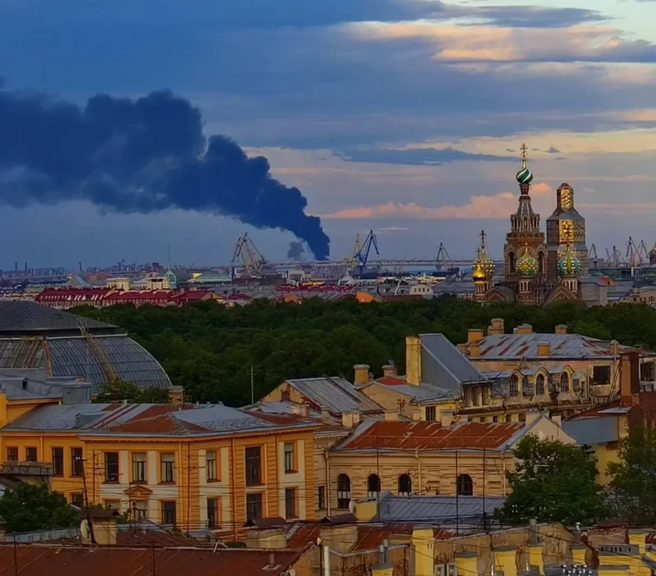 Ukraine tấn công St. Petersburg trước thềm diễn đàn kinh tế quan trọng do ông Putin chủ trì Ukraine tấn công St. Petersburg trước thềm diễn đàn kinh tế quan trọng do ông Putin chủ trì