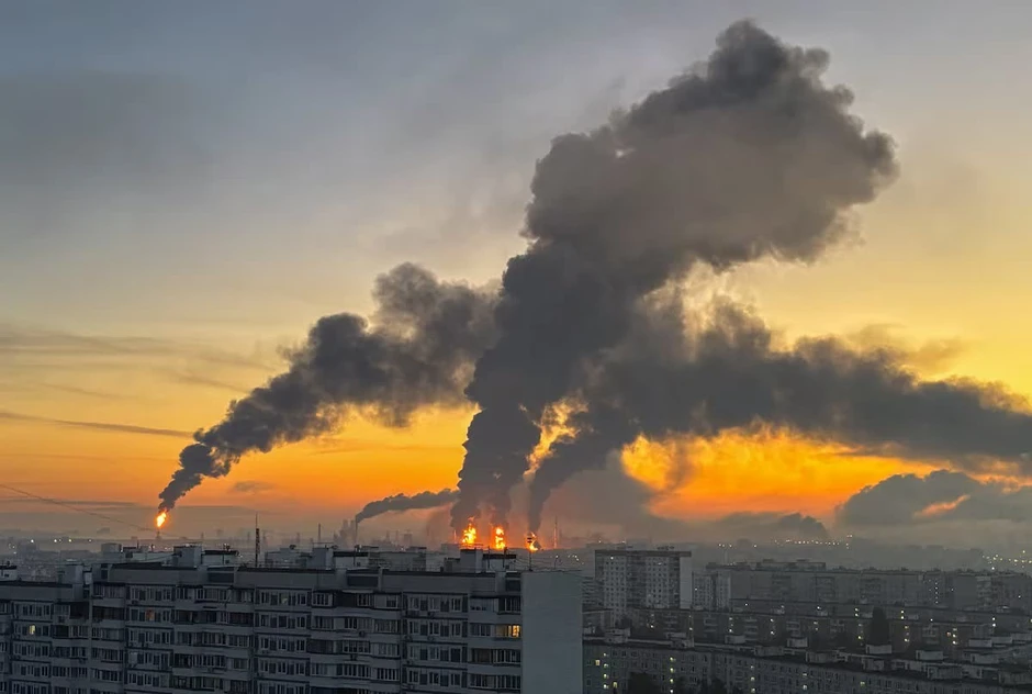 Ukraine tiến hành cuộc tập kích máy bay không người lái lớn nhất vào Nga