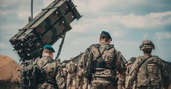 Ukraine tránh vết xe đổ của Mỹ