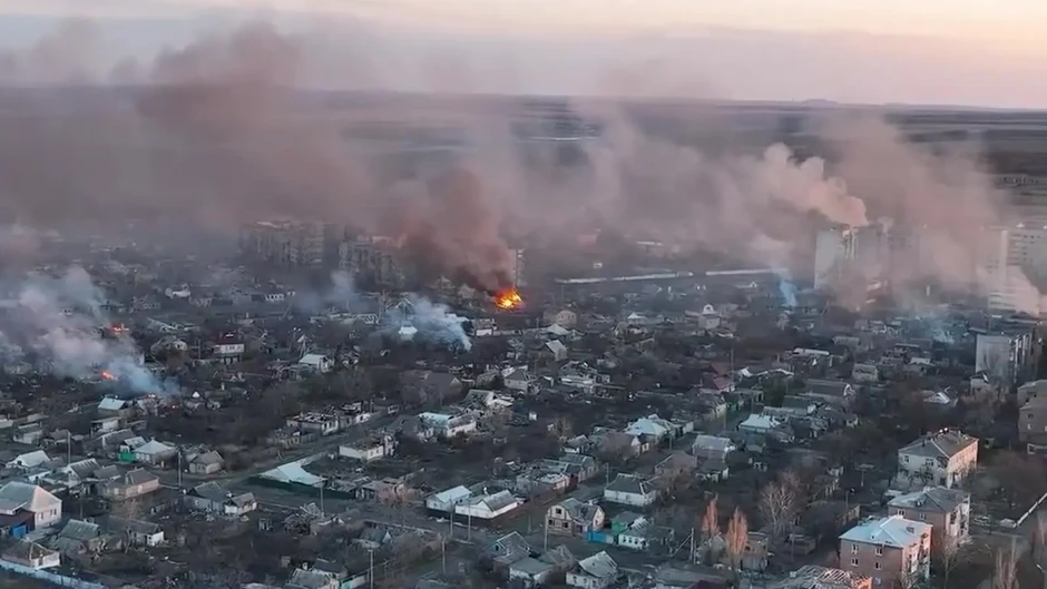 Ukraine tử thủ Sloviansk - Kramatorsk, Nga không vội "húc đầu vào đá": Kịch hay đang chờ phía trước, vành đai pháo đài Donbass đã bị đưa vào tầm ngắm Ukraine tử thủ Sloviansk - Kramatorsk, Nga không vội "húc đầu vào đá": Kịch hay đang chờ phía trước, vành đai pháo đài Donbass đã bị đưa vào tầm ngắm