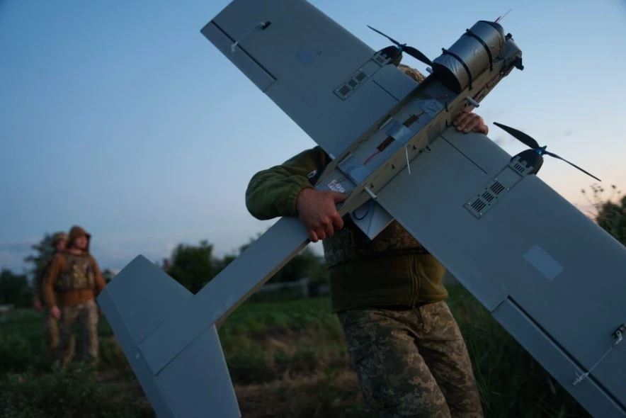 Ukraine tung hàng trăm UAV tập kích khắp lãnh thổ Nga Ukraine tung hàng trăm UAV tập kích khắp lãnh thổ Nga