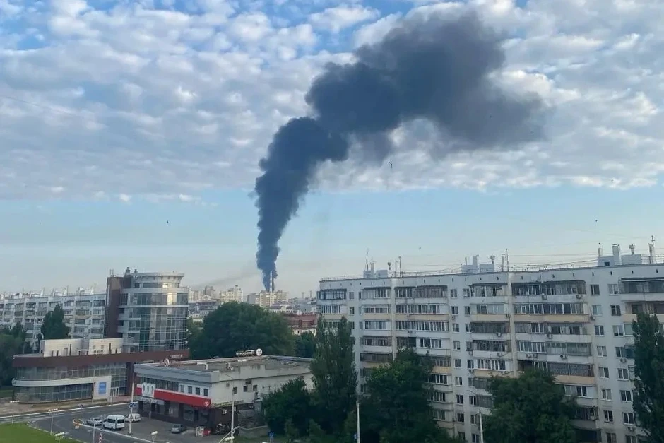 Ukraine tung hỏa lực đáp trả, liên tiếp tập kích lãnh thổ Nga Ukraine tung hỏa lực đáp trả, liên tiếp tập kích lãnh thổ Nga