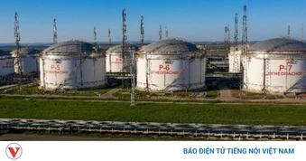 Ukraine tuyên bố đánh trúng sân bay Nga, hạ 2 trạm radar