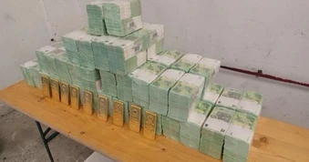 Ukraine yêu cầu Hungary trả lại 82 triệu USD tiền và vàng bị tạm giữ