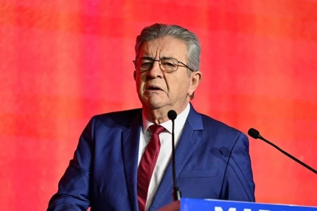 Ứng viên Tổng thống Pháp Jean - Luc Melenchon kêu gọi rút khỏi NATO ngay lập tức Ứng viên Tổng thống Pháp Jean - Luc Melenchon kêu gọi rút khỏi NATO ngay lập tức