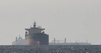 Vệ binh Cách mạng Hồi giáo Iran tuyên bố đóng cửa eo biển Hormuz, tàu thuyền quay đầu