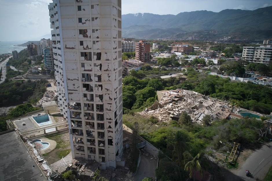 Venezuela căng mình giành sự sống dưới đống đổ nát, nhiều nước khẩn cấp hỗ trợ Venezuela căng mình giành sự sống dưới đống đổ nát, nhiều nước khẩn cấp hỗ trợ