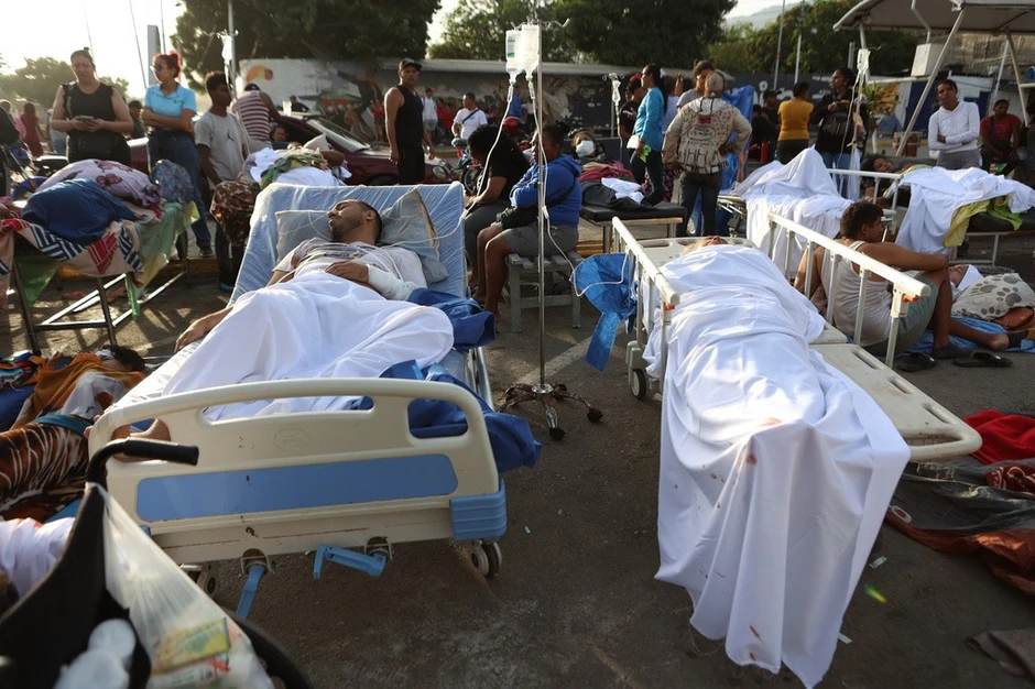 Venezuela căng mình giành sự sống dưới đống đổ nát, nhiều nước khẩn cấp hỗ trợ Venezuela căng mình giành sự sống dưới đống đổ nát, nhiều nước khẩn cấp hỗ trợ