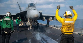 Vì sao Tổng thống Trump mở chiến dịch khơi thông eo biển Hormuz?