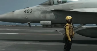Video loạt máy bay chiến đấu Mỹ xuất kích từ tàu sân bay USS Abraham Lincoln