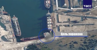 Video tàu chở hàng quân sự cho Ukraine bốc cháy sau đòn tấn công của UAV Nga