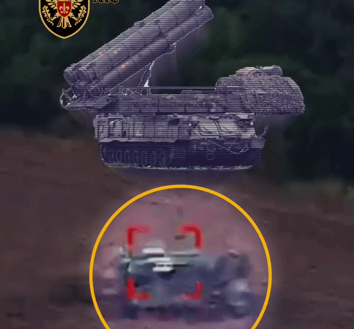 Video xe tên lửa trị giá 45 triệu USD của Nga cháy lớn sau đòn tấn công từ UAV Video xe tên lửa trị giá 45 triệu USD của Nga cháy lớn sau đòn tấn công từ UAV