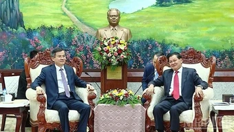Việt Nam-Lào đẩy mạnh hợp tác nghiên cứu, đào tạo lý luận, bồi dưỡng chính trị