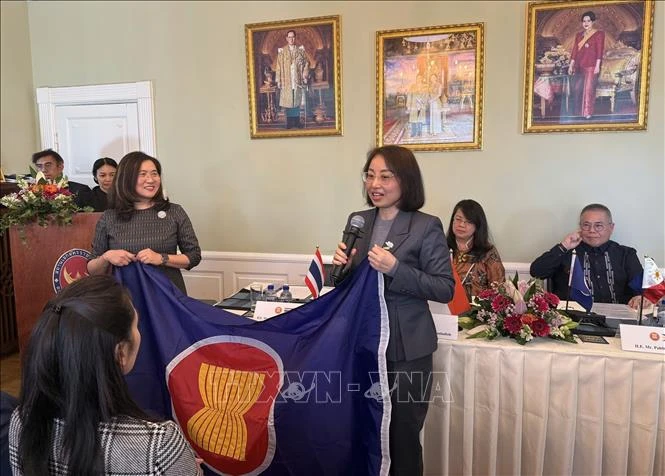 Việt Nam tiếp nhận cương vị Chủ tịch Ủy ban ASEAN tại Copenhagen Việt Nam tiếp nhận cương vị Chủ tịch Ủy ban ASEAN tại Copenhagen