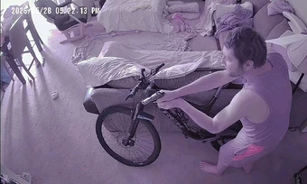 Vụ đột nhập châm ngòi tranh luận về quyền nổ súng của chủ nhà
