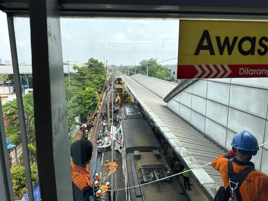 Vụ tai nạn tàu hỏa ở Indonesia: Số người thiệt mạng tăng lên 14 Vụ tai nạn tàu hỏa ở Indonesia: Số người thiệt mạng tăng lên 14