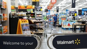 Walmart tổ chức tour tham quan siêu thị cho fan World Cup - Báo TinVina