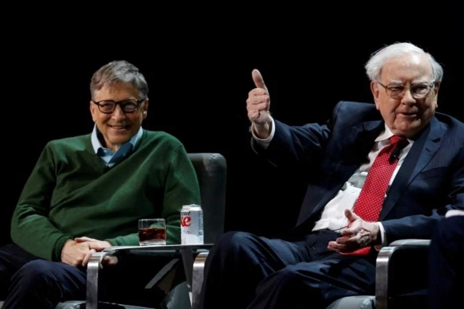 Warren Buffett không nói chuyện với Bill Gates sau scandal Epstein Warren Buffett không nói chuyện với Bill Gates sau scandal Epstein