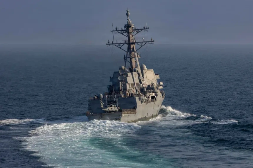Washington tuyên bố kiểm soát hoàn toàn Hormuz, Iran dọa bắn tàu chiến Mỹ Washington tuyên bố kiểm soát hoàn toàn Hormuz, Iran dọa bắn tàu chiến Mỹ