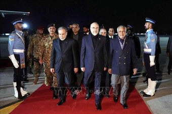 WSJ: Iran cử đoàn đàm phán tới Pakistan, Tổng thống Trump cam kết không nới lỏng phong tỏa