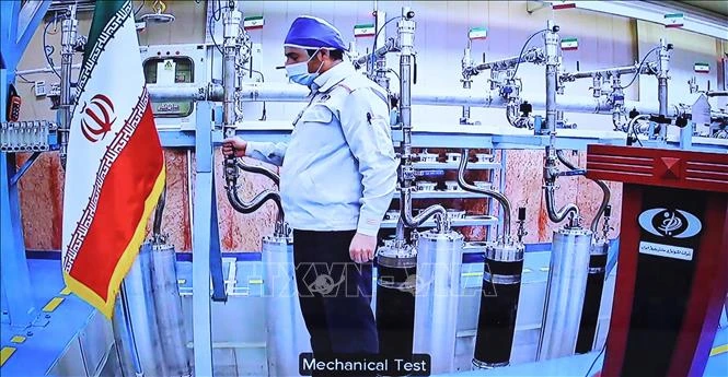 WSJ: Iran từ bỏ điều kiện tiên quyết, phát tín hiệu sẵn sàng gặp Mỹ ở Pakistan vào ngày 4/5 WSJ: Iran từ bỏ điều kiện tiên quyết, phát tín hiệu sẵn sàng gặp Mỹ ở Pakistan vào ngày 4/5