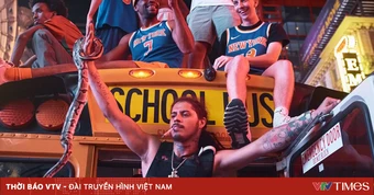 Xe buýt phục vụ World Cup bị đốt trong màn ăn mừng hỗn loạn tại New York