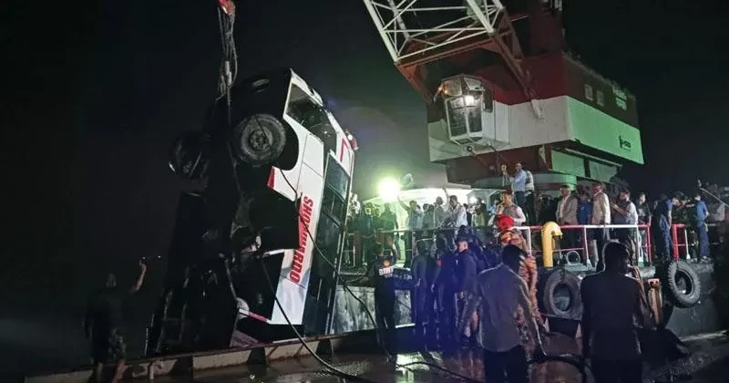 Xe khách lao xuống sông tại Bangladesh, ít nhất 24 người thiệt mạng