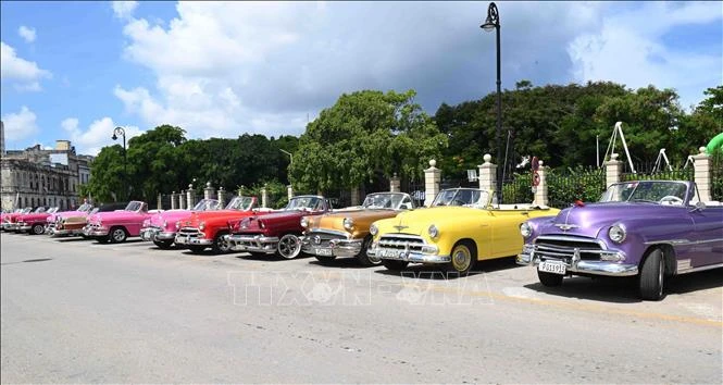 Xe ô tô cổ - di sản văn hóa giữa lòng thủ đô Cuba Xe ô tô cổ - di sản văn hóa giữa lòng thủ đô Cuba