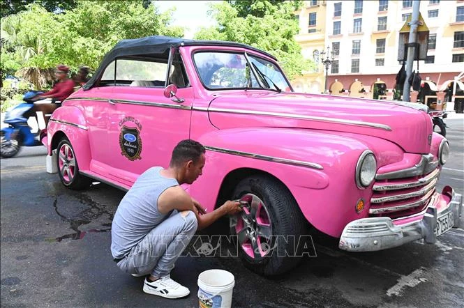 Xe ô tô cổ - di sản văn hóa giữa lòng thủ đô Cuba Xe ô tô cổ - di sản văn hóa giữa lòng thủ đô Cuba