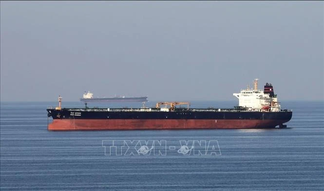 Xuất khẩu hàng hóa qua eo biển Hormuz sụt giảm mạnh Xuất khẩu hàng hóa qua eo biển Hormuz sụt giảm mạnh