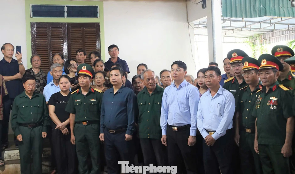 Xúc động ngày trở về của liệt sĩ sau 54 năm nằm lại chiến trường Xúc động ngày trở về của liệt sĩ sau 54 năm nằm lại chiến trường