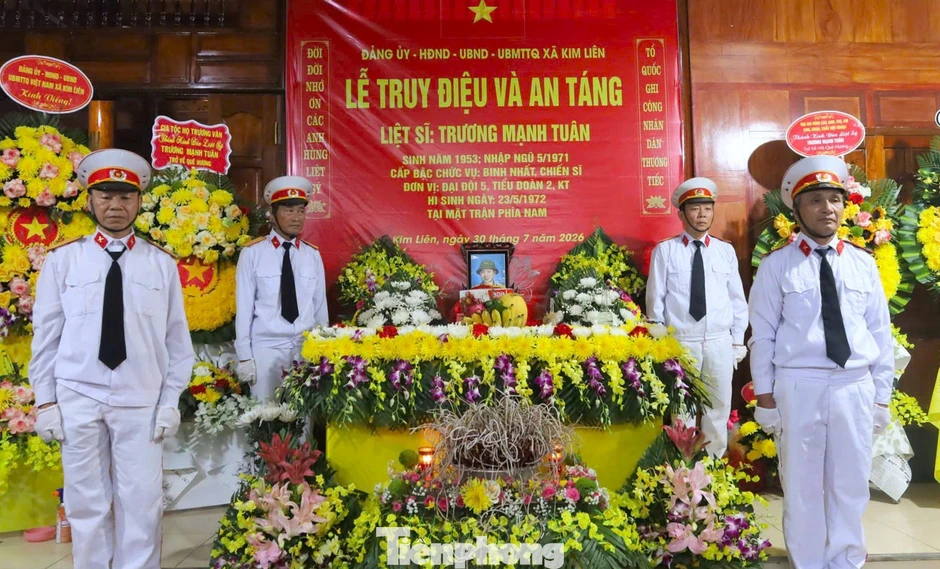 Xúc động ngày trở về của liệt sĩ sau 54 năm nằm lại chiến trường Xúc động ngày trở về của liệt sĩ sau 54 năm nằm lại chiến trường