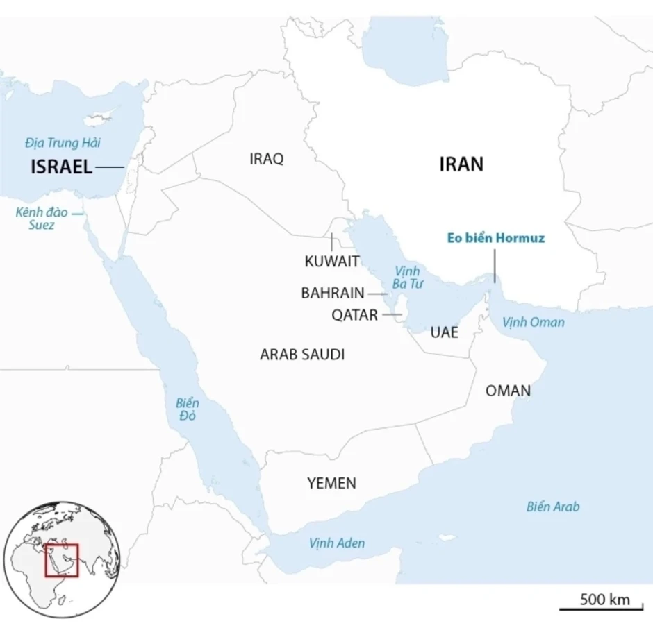 Xuồng Iran tấn công tàu dầu ở eo biển Hormuz