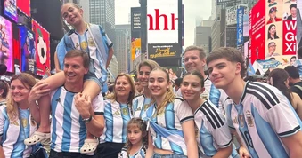 [Ảnh] Chung kết World Cup 2026: Cổ động viên Argentina biến New York thành sàn diễn Tango