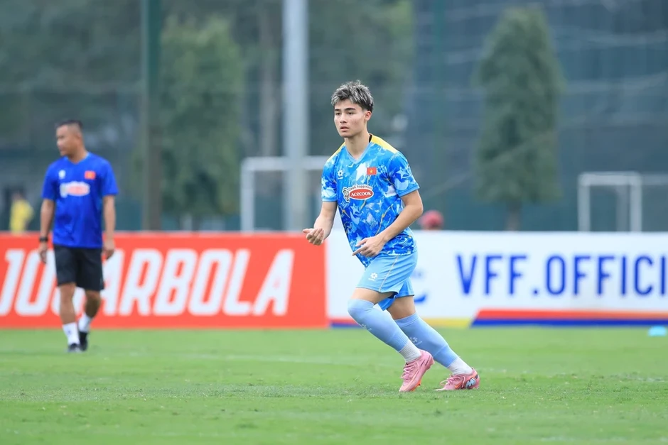 ‘Thần đồng’ Việt kiều Moric bị loại khỏi U-23 Việt Nam, lộ lý do bất ngờ ‘Thần đồng’ Việt kiều Moric bị loại khỏi U-23 Việt Nam, lộ lý do bất ngờ