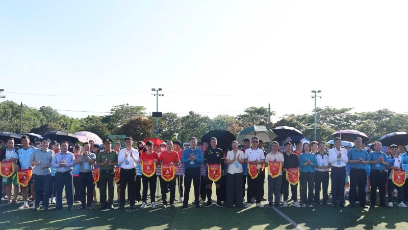 130 đội tham gia giải bóng đá công nhân lao động tỉnh Bắc Ninh lần thứ 2 130 đội tham gia giải bóng đá công nhân lao động tỉnh Bắc Ninh lần thứ 2