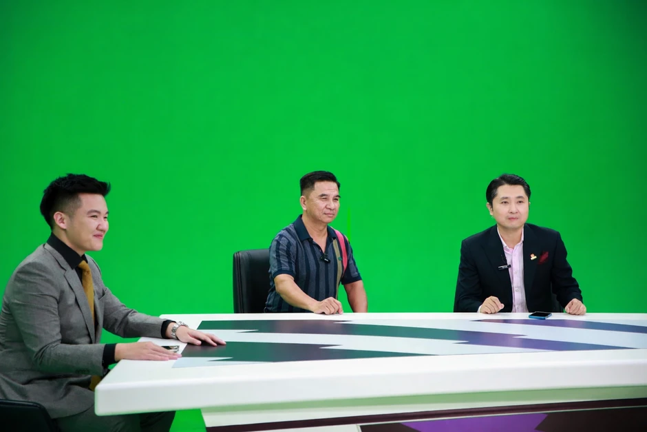 30 năm xem Ngoại hạng Anh qua TV, khách hàng FPT Play bất ngờ trúng chuyến đi Anh 200 triệu đồng 30 năm xem Ngoại hạng Anh qua TV, khách hàng FPT Play bất ngờ trúng chuyến đi Anh 200 triệu đồng