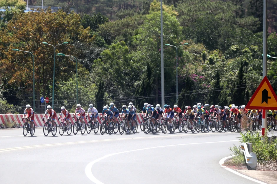 Áo vàng đổi chủ sau màn chinh phục đèo Prenn tại chặng 4 Biwase Tour of Vietnam 2026 Áo vàng đổi chủ sau màn chinh phục đèo Prenn tại chặng 4 Biwase Tour of Vietnam 2026