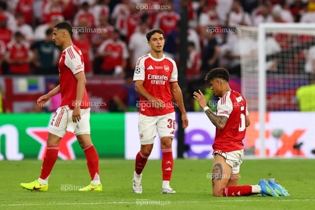 Arsenal bất bại cả mùa Champions League vẫn chết lặng Arsenal bất bại cả mùa Champions League vẫn chết lặng