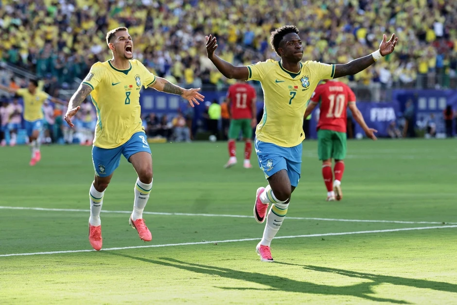 Arsenal cân nhắc chiêu mộ Vinicius - Báo TinVina Arsenal cân nhắc chiêu mộ Vinicius - Báo TinVina