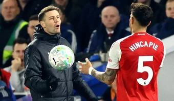 Arsenal có 'xấu xí' như tố cáo của HLV Brighton? - Báo TinVina