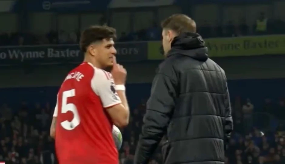 Arsenal có 'xấu xí' như tố cáo của HLV Brighton? - Báo TinVina