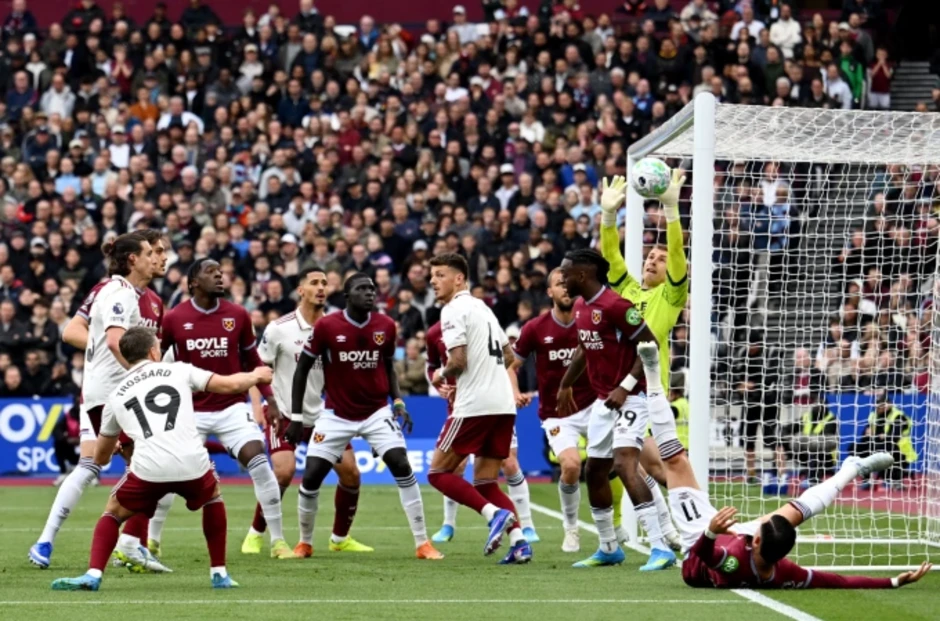 Arsenal tiến sát ngôi vương Ngoại hạng Anh - Báo TinVina