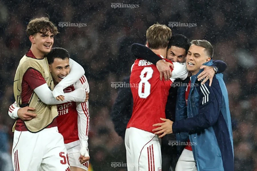 Arsenal tưởng thưởng cho Arteta