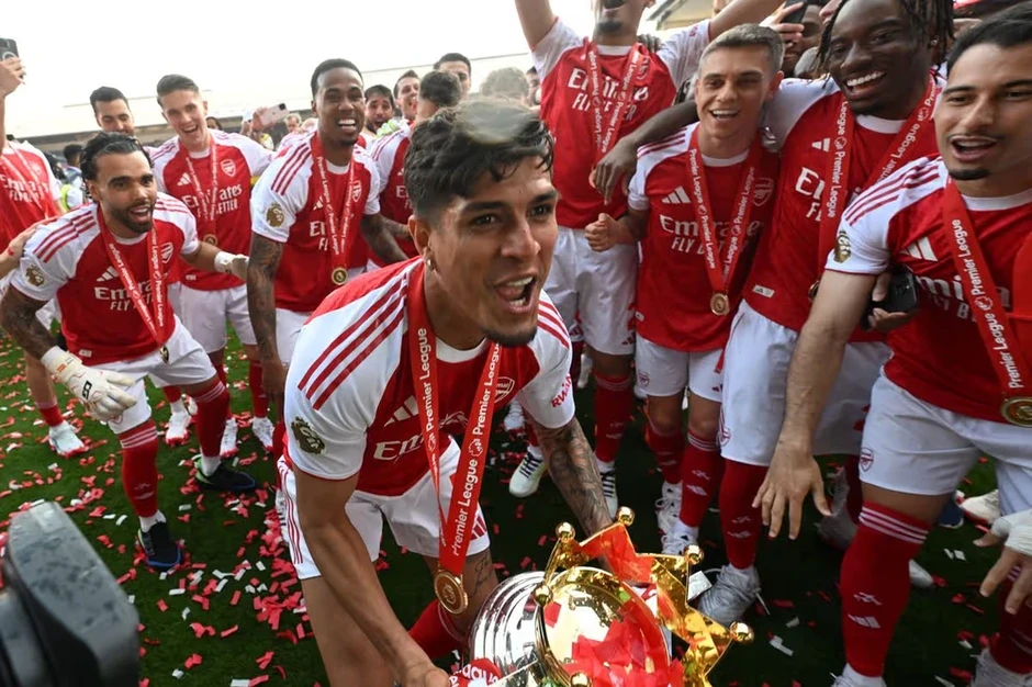 Arsenal xác nhận hoàn tất vụ chuyển nhượng giá 34,5 triệu bảng Anh Arsenal xác nhận hoàn tất vụ chuyển nhượng giá 34,5 triệu bảng Anh