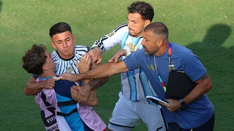 Ba thành viên Argentina bị FIFA điều tra - Báo TinVina