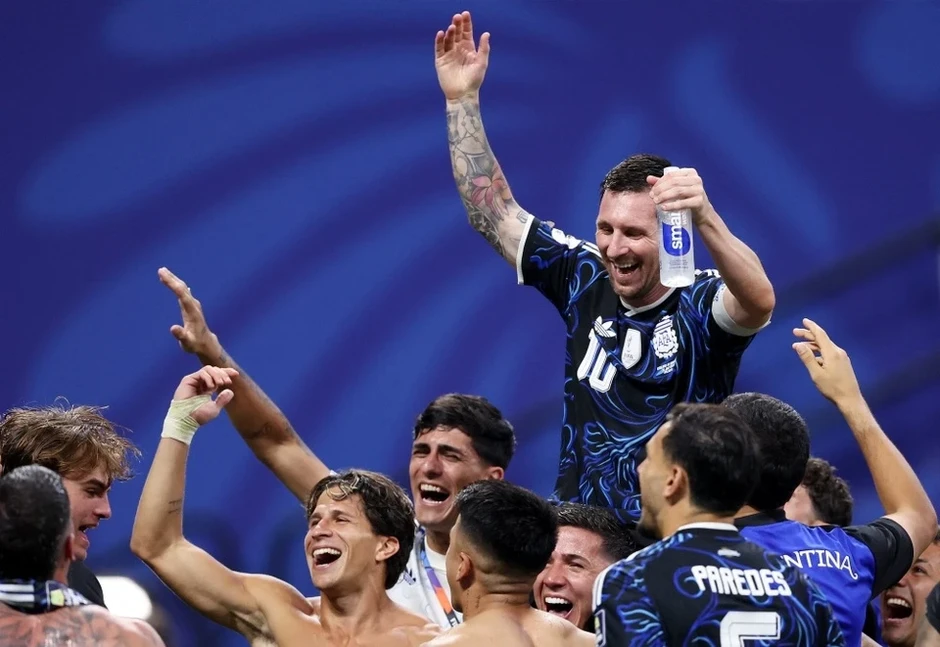Báo Bồ Đào Nha ngả mũ trước màn ngược dòng của Argentina Báo Bồ Đào Nha ngả mũ trước màn ngược dòng của Argentina
