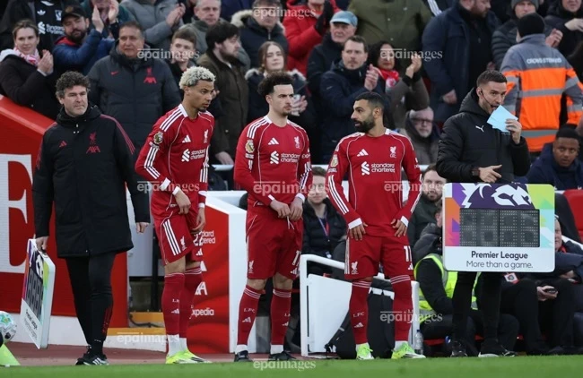 Bất thường đại chiến MU - Liverpool