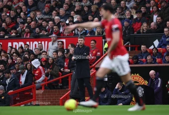 Bất thường đại chiến MU - Liverpool