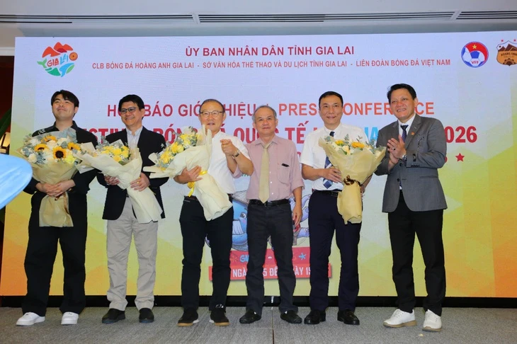 Bầu Đức tổ chức Festival bóng đá trẻ quốc tế với tiền thưởng hấp dẫn Bầu Đức tổ chức Festival bóng đá trẻ quốc tế với tiền thưởng hấp dẫn
